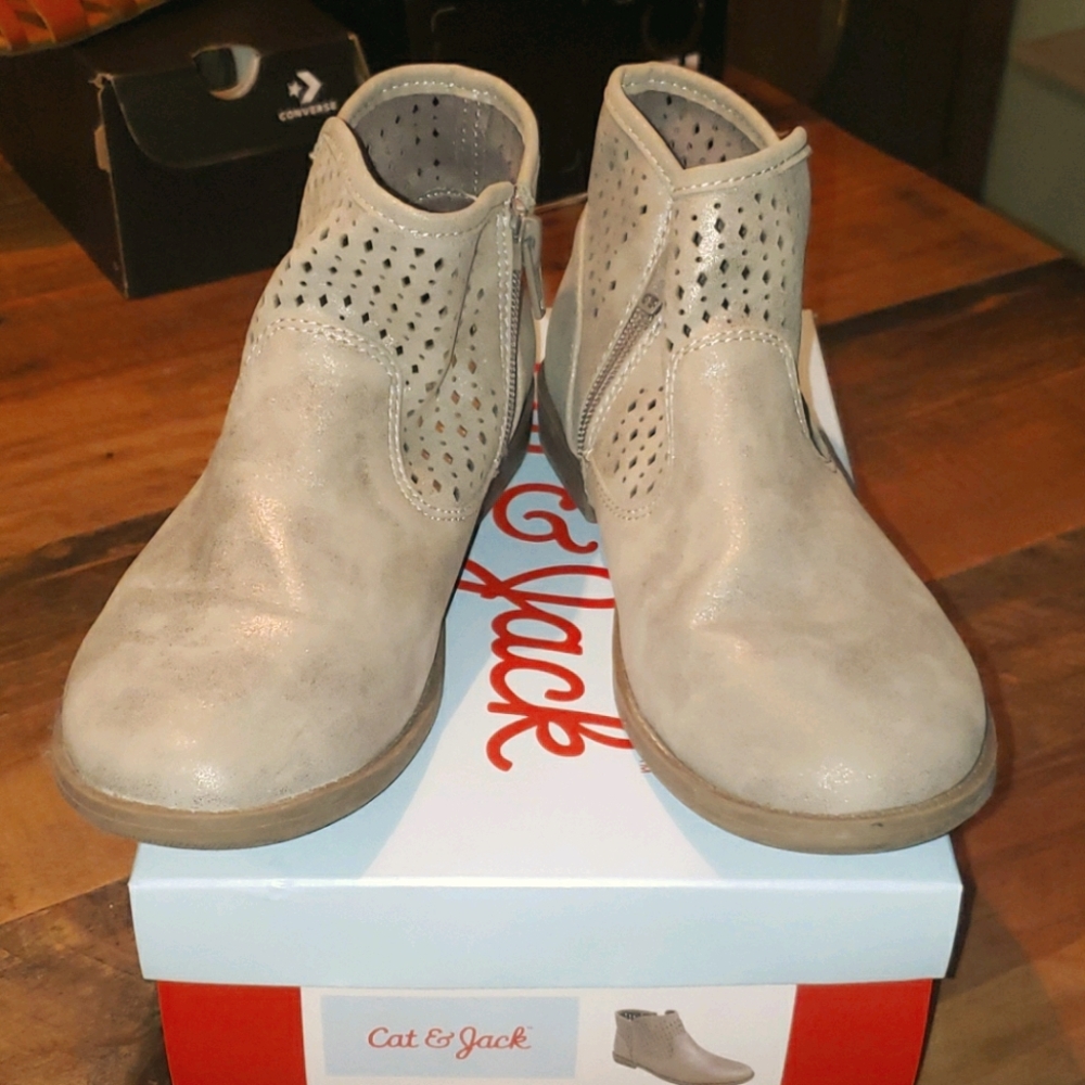 Cat & Jack Roberta Boot